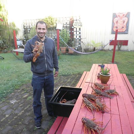 Bazil'S Backpackers Bbh Hostel & Surf School Westport Eksteriør billede