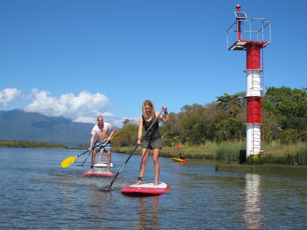 Bazil'S Backpackers Bbh Hostel & Surf School Westport Værelse billede