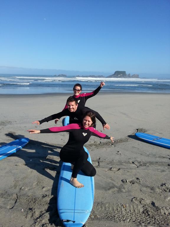 Bazil'S Backpackers Bbh Hostel & Surf School Westport Eksteriør billede