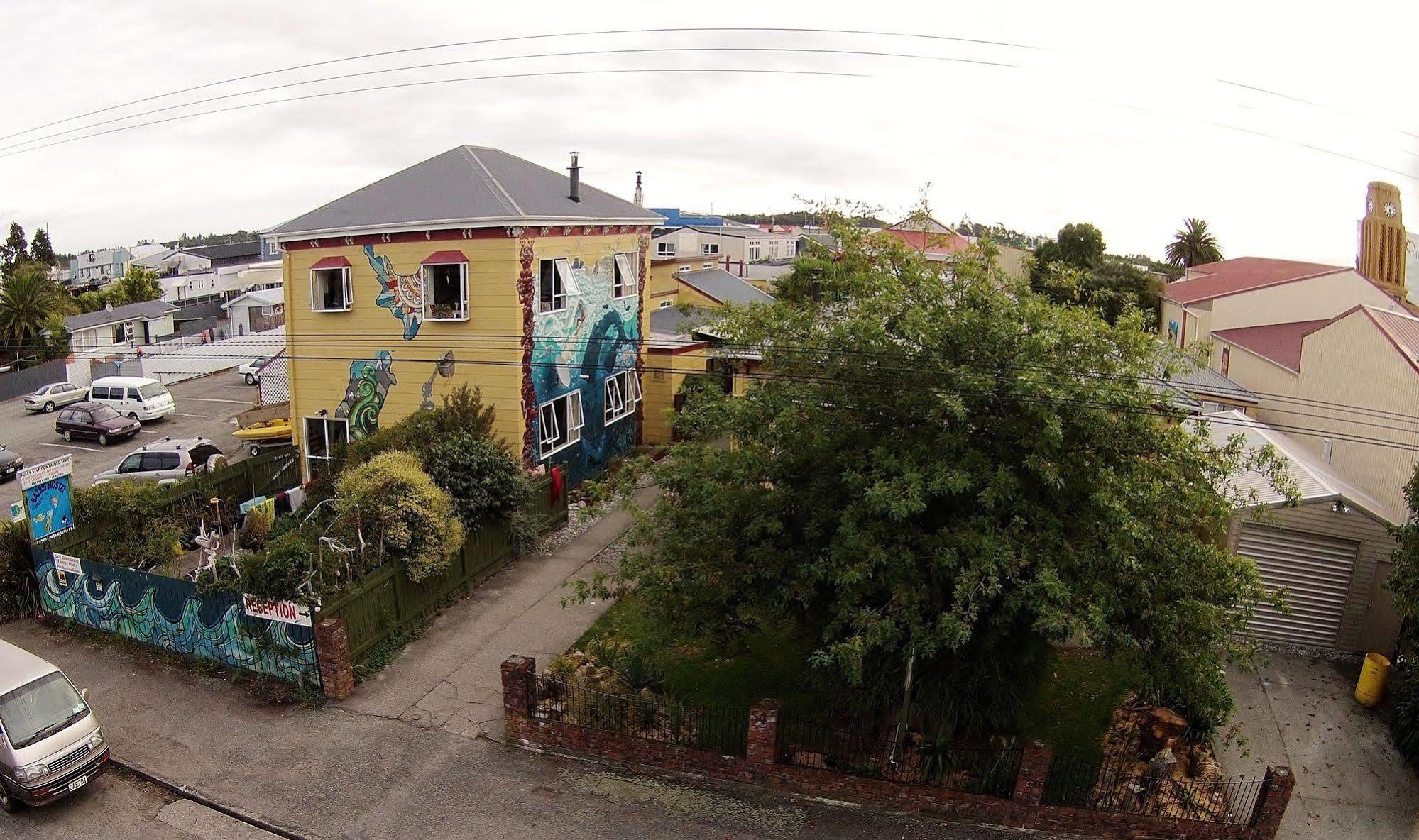 Bazil'S Backpackers Bbh Hostel & Surf School Westport Eksteriør billede