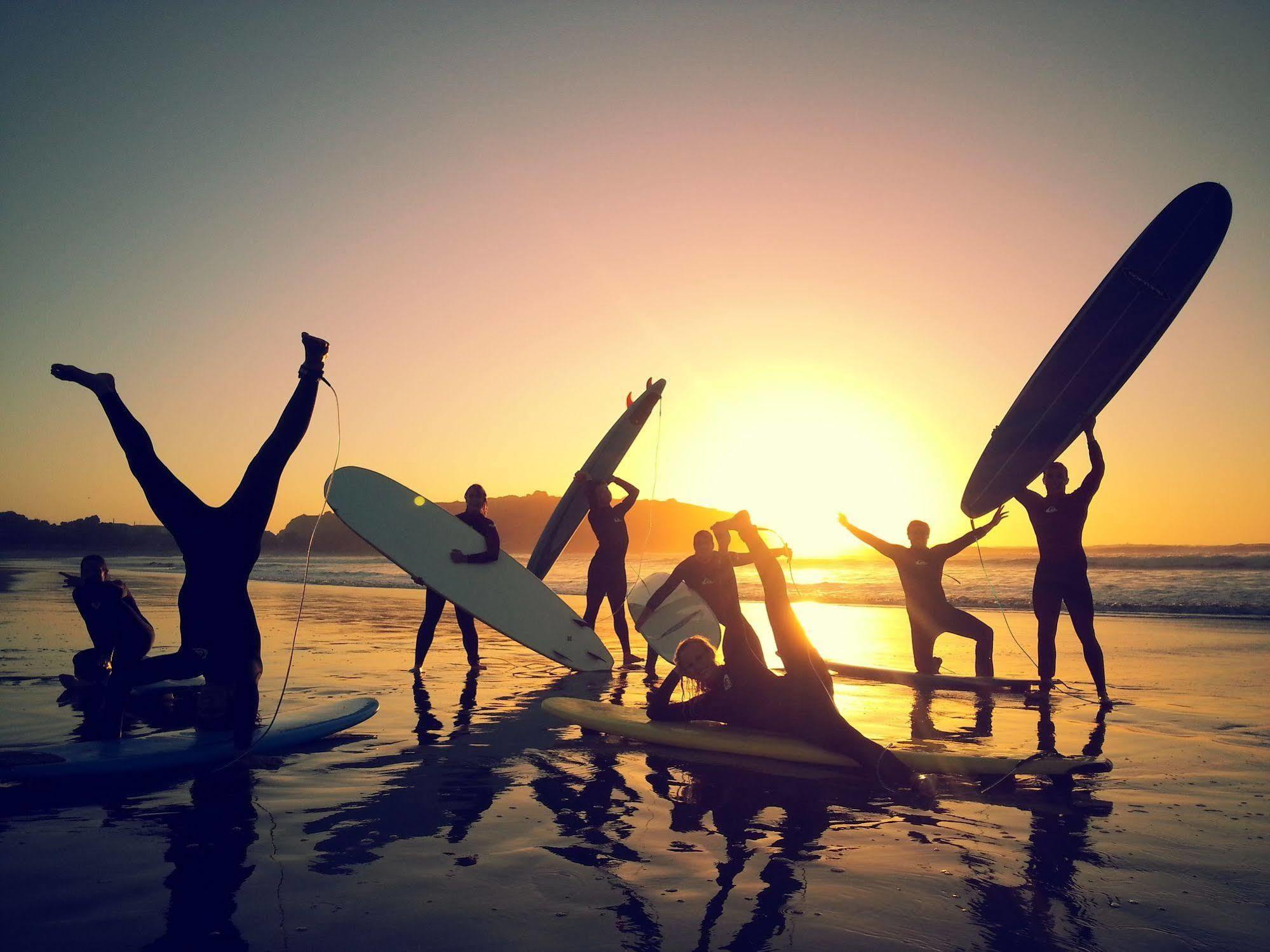 Bazil'S Backpackers Bbh Hostel & Surf School Westport Eksteriør billede