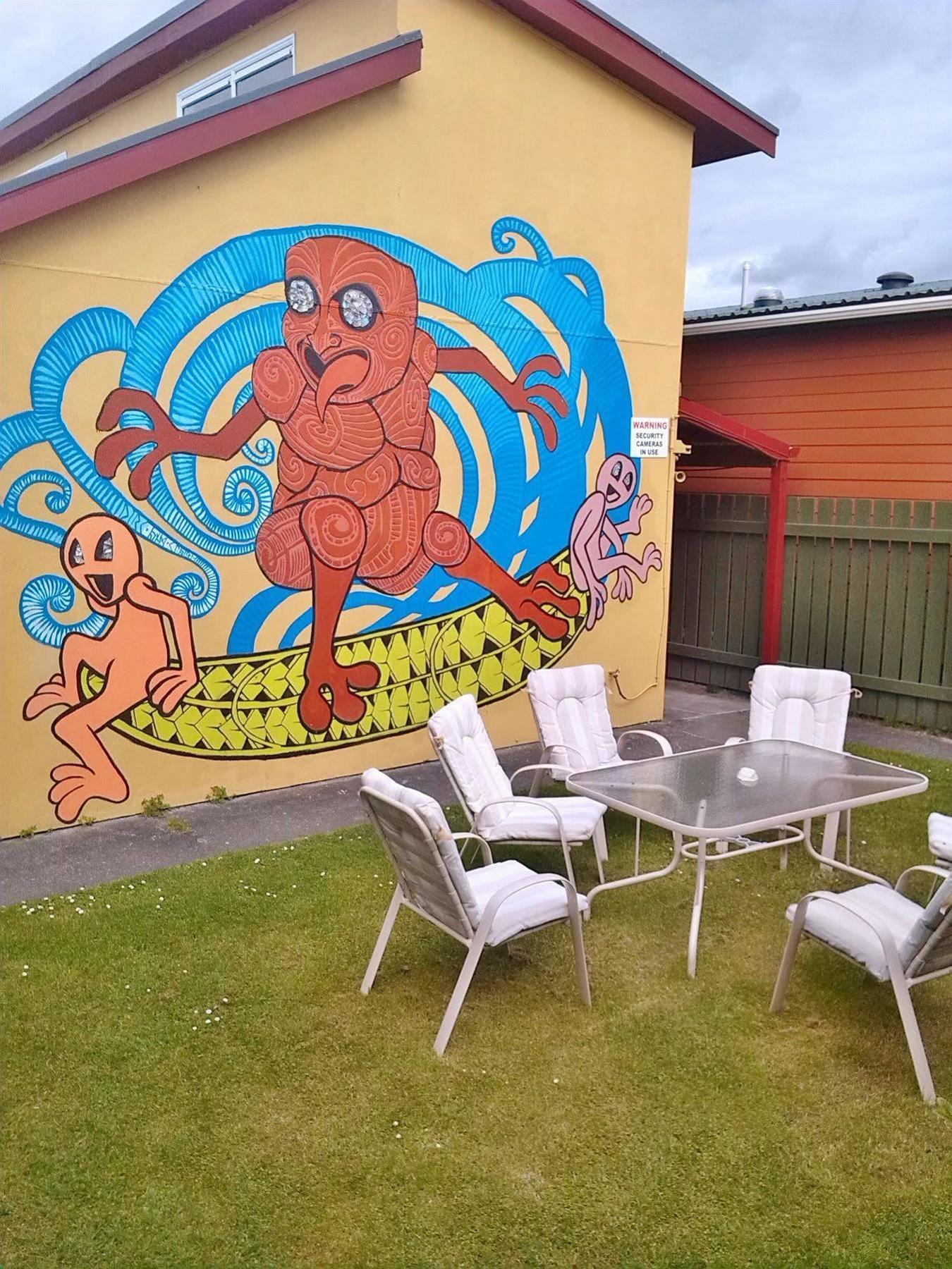 Bazil'S Backpackers Bbh Hostel & Surf School Westport Eksteriør billede