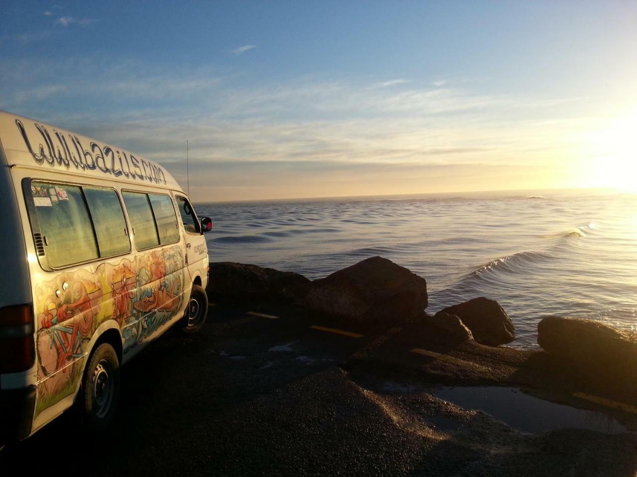 Bazil'S Backpackers Bbh Hostel & Surf School Westport Eksteriør billede